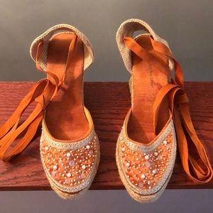 New burnt orange embroidered wedge